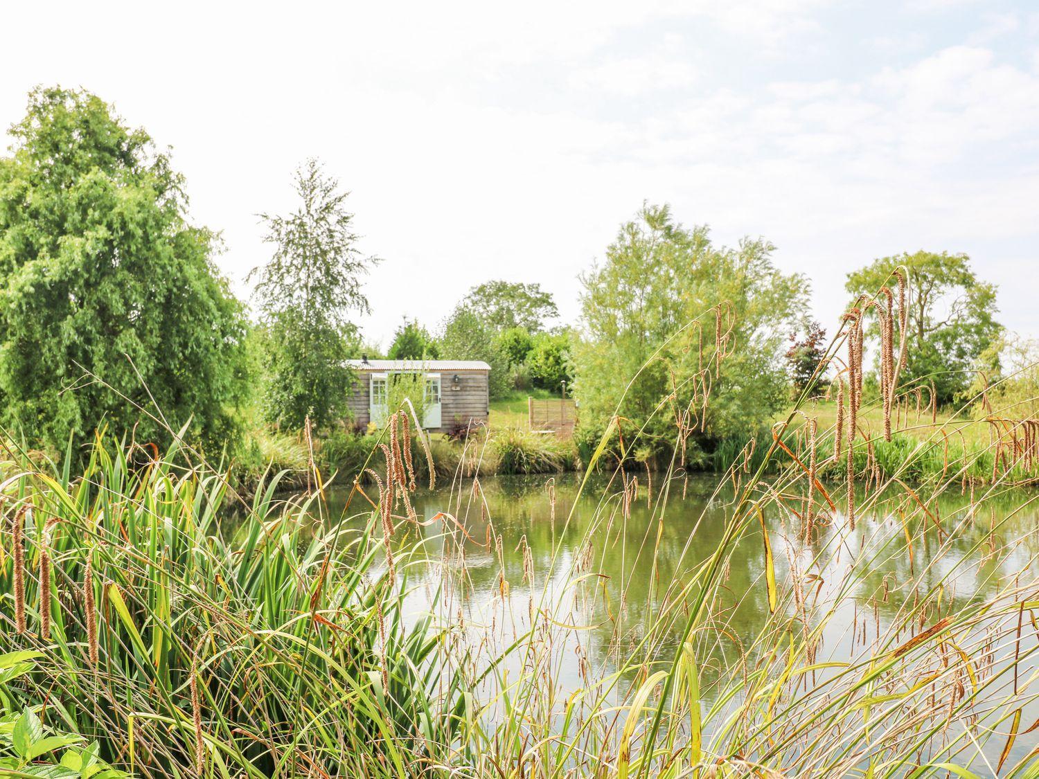 Herbie'S Shepherds Hut Villa Nottingham Exterior photo